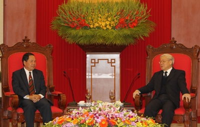 ເລຂາທິການໃຫຍ່ຫງວຽນຟູ໋ຈ້ອງຕ້ອນຮັບຄະນະຜູ້ແທນຂັ້ນສູງກະຊວງປ້ອງກັນຄວາມສະຫົງບລາວ